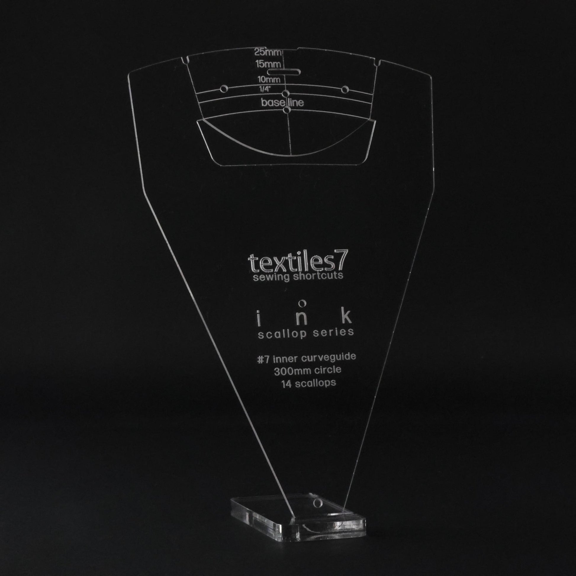 Textiles7 Sewing Shortcuts Ink #7 Inner Curve 300mm close up